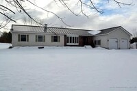 Building Photo - 9 McKenzie Ave