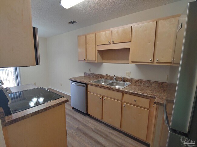 Building Photo - 1440 N 61st Ave