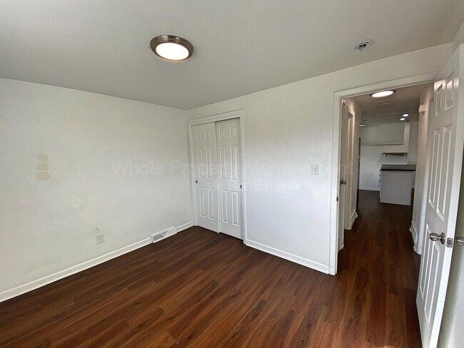Building Photo - 2829 W Park Pl