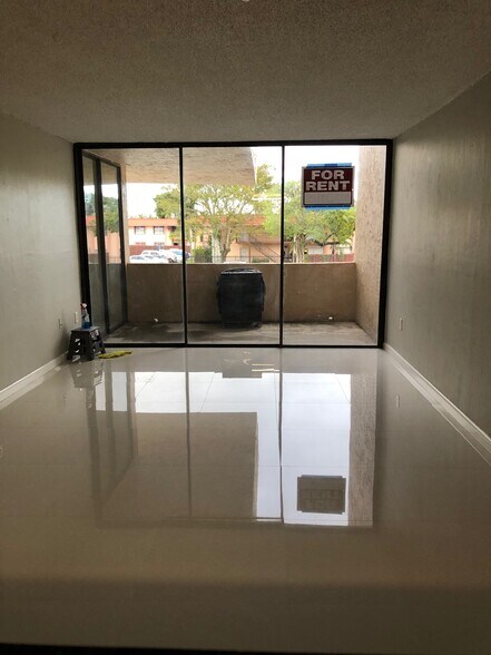 Building Photo - 10400 SW 108th Ave