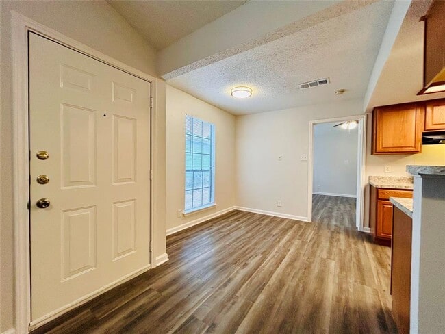 Building Photo - 9317 Kempler Dr