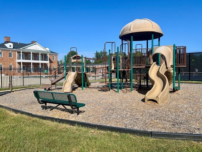 Building Photo - 832 Cupola Dr