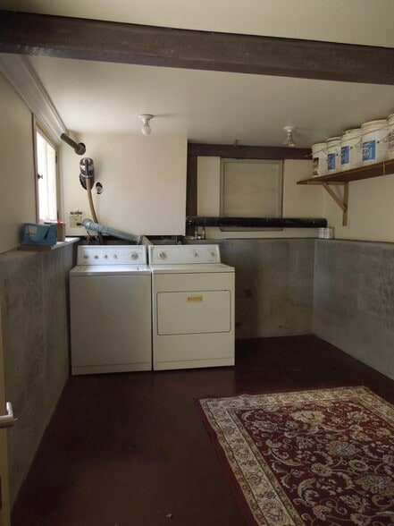 Laundry room - 264 N 13th St