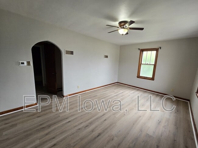Building Photo - 1812 Logan Ave