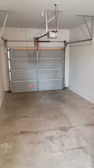 Building Photo - 2256 Monarch Dr
