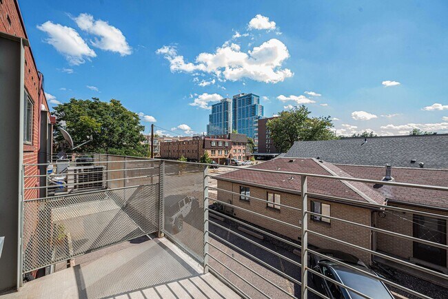 Building Photo - 2Bed/2Bath Condo in Cherry Creek Area!!