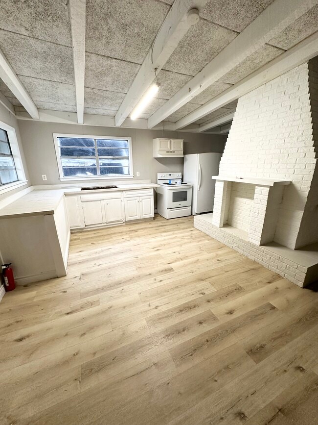 Building Photo - 113 Fred St