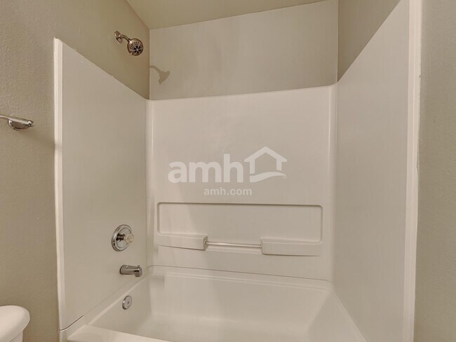 Building Photo - 1516 Bray Dr