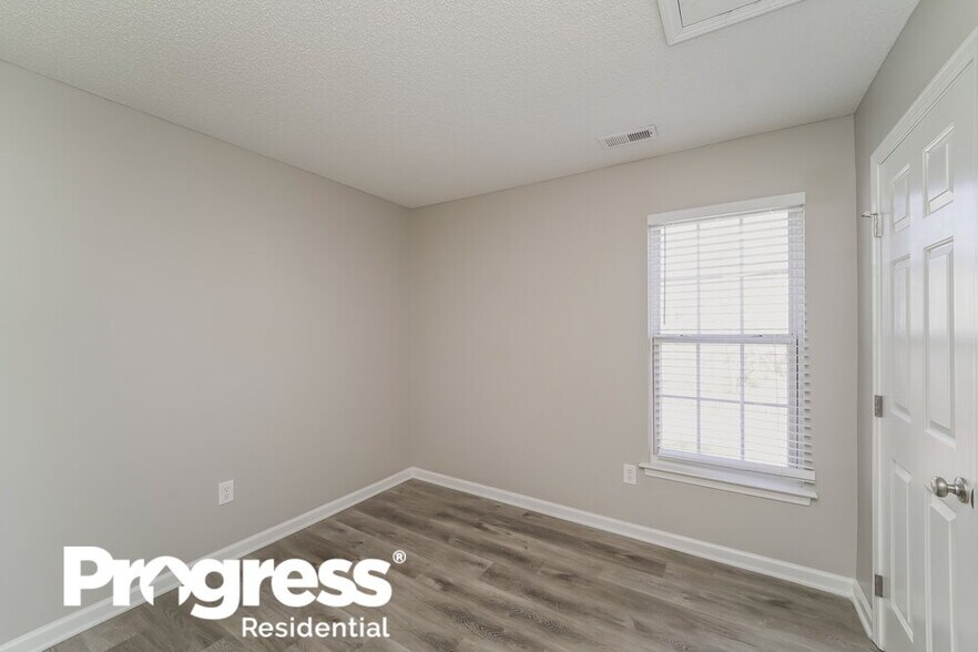 Building Photo - 2454 Saguaro Ln