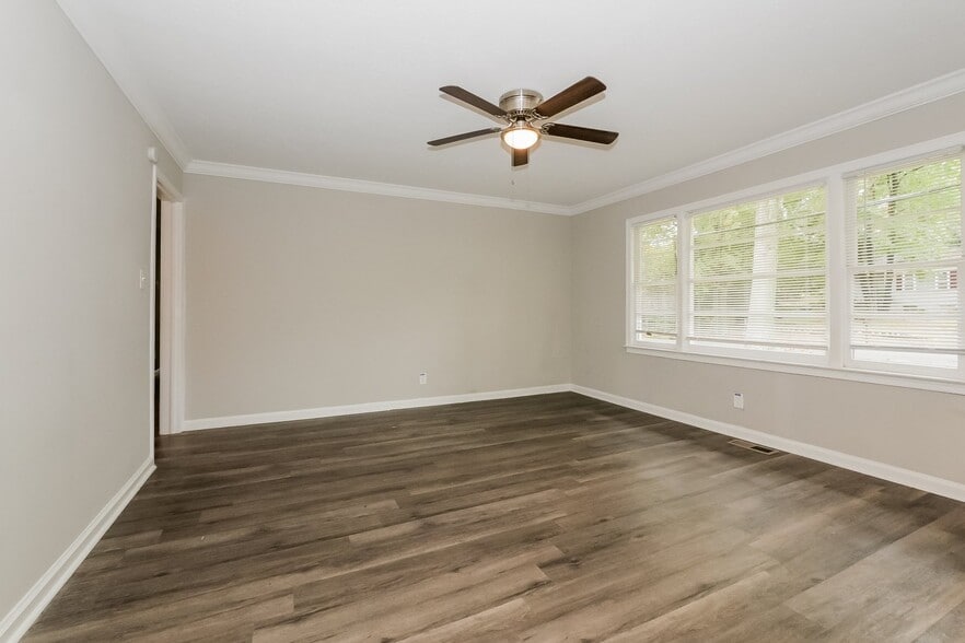 Building Photo - 4902 20th Ave