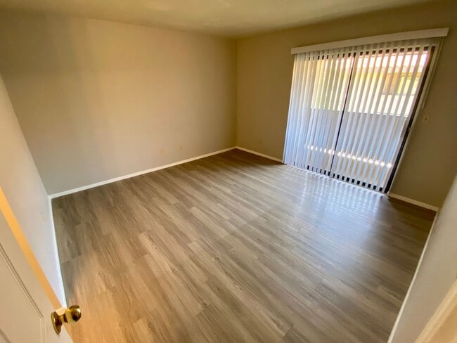 Building Photo - Perfect Tempe Location 2 Bedroom 2 Bath