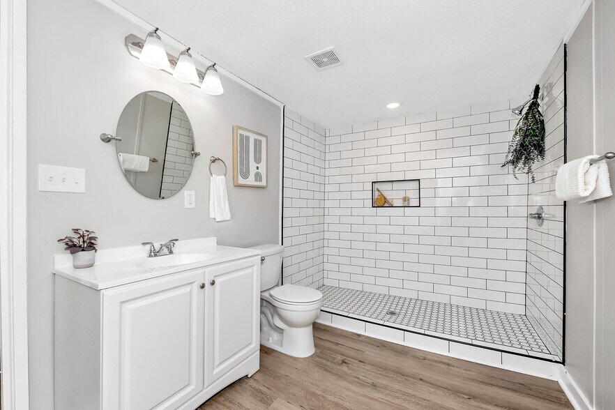 Building Photo - 3706 Emm Ell St SW