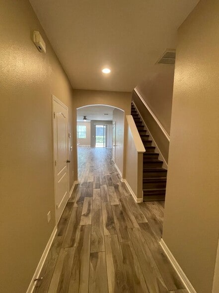 Building Photo - 12072 White Wave Point