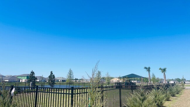 Building Photo - Welcome To Your NEWER Dream Home in the He...