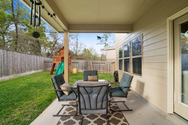 Building Photo - 7631 Willow School Dr