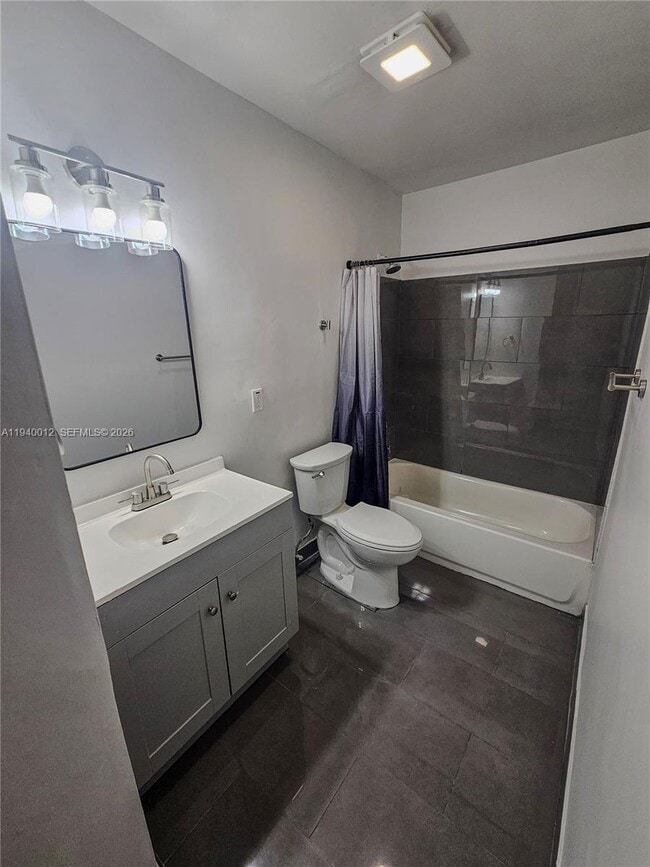 Building Photo - 5615 NW 27th Ct