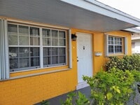 Building Photo - 410 SW 11th Ave