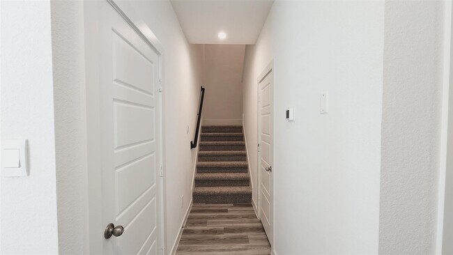 Building Photo - 3019 Skyline Mesa Dr