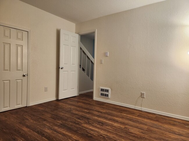 Building Photo - 500 National Ave N