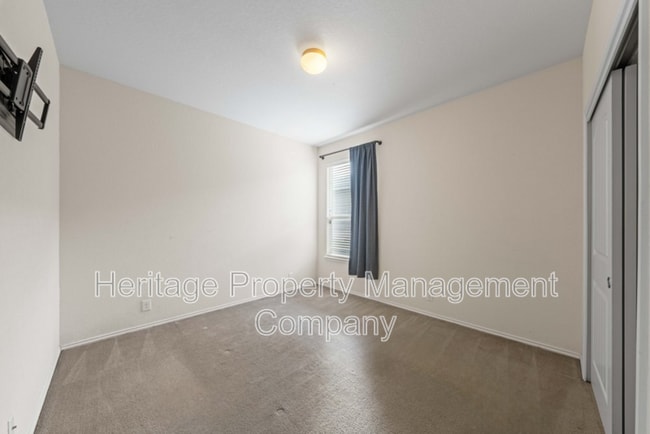 Building Photo - 6035 Hematite Rim