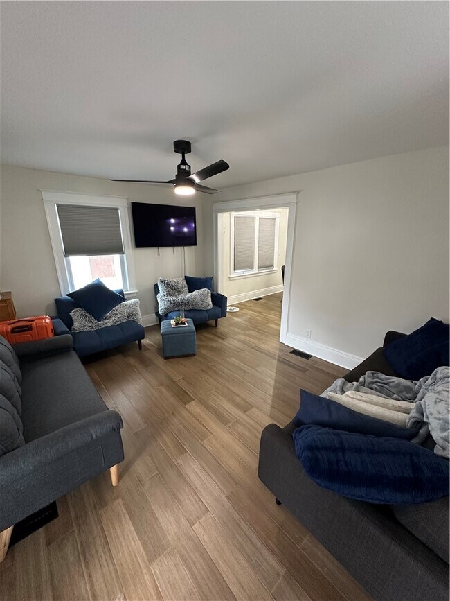 Building Photo - 1890 Clifford Ave