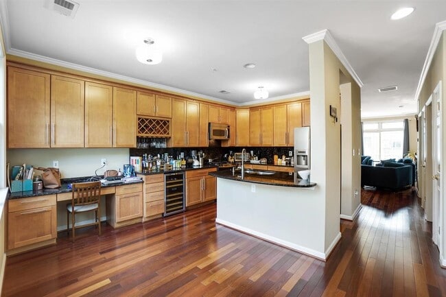 Building Photo - 350 Oswego Ct