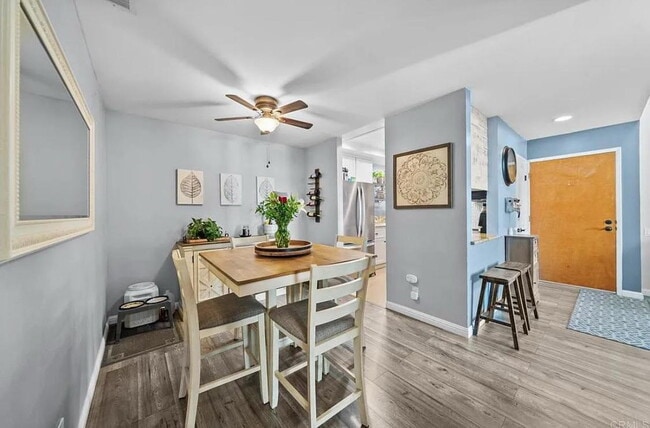 Building Photo - "Charming 1-Bedroom Apartment with Hardwoo...