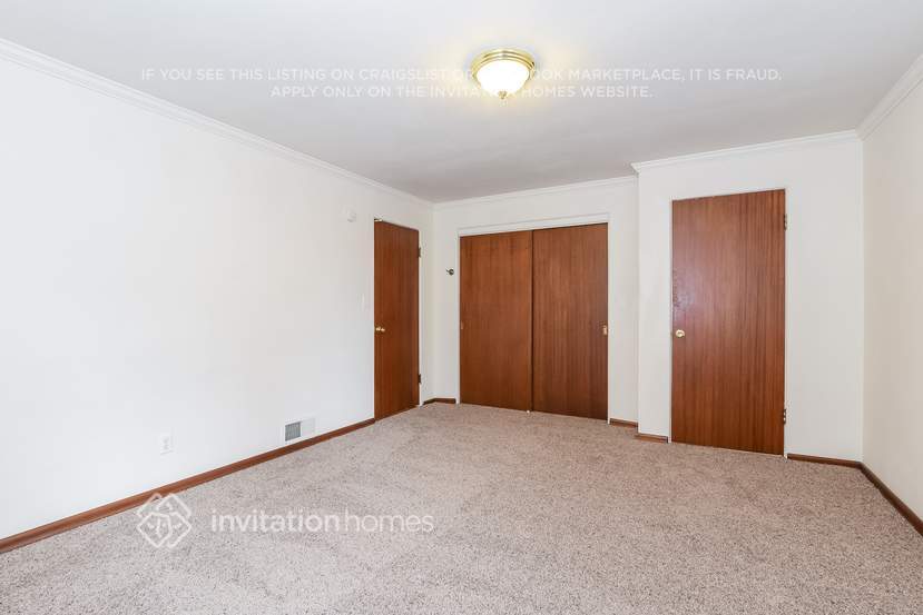 Building Photo - 1706 3rd Ave NW