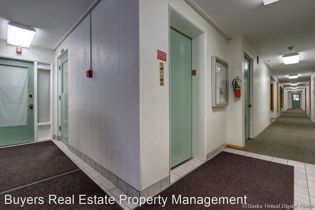 Building Photo - 1 br, 1 bath House - 525 W 3rd Avenue #509