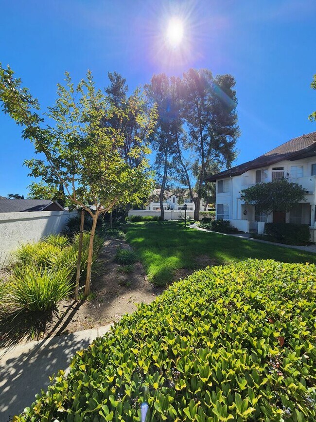 Building Photo - Mira Mesa - Canyon Bluff Complex - 2 Bed 2...