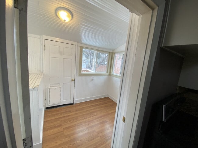 Building Photo - Charming Home in the Country Club Neighborhood!