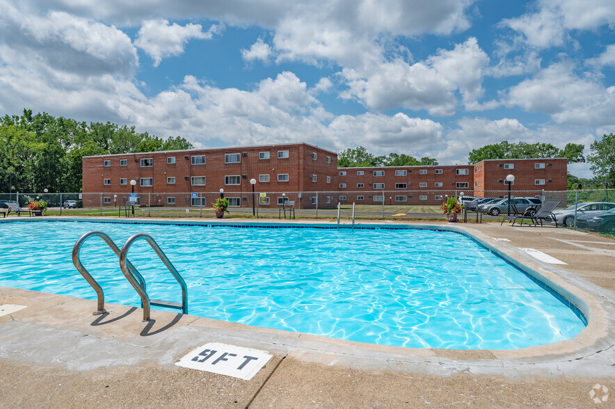 Primary Photo - Pleasant Valley Apartments