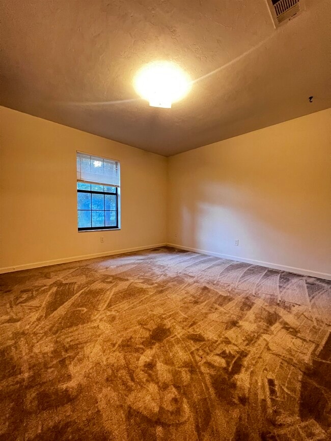 Building Photo - 5674 Lumberjack Ln