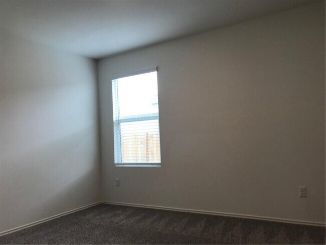 Building Photo - 107 Ozark Dr