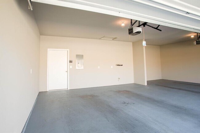 Building Photo - 1612 Fairhaven Gtwy