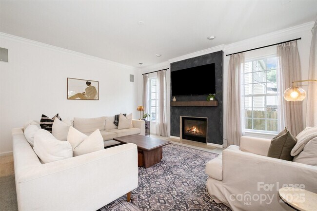 Building Photo - 2435 Alaqua Ct