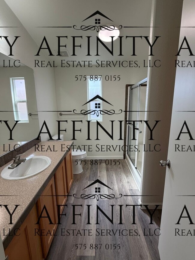 Building Photo - Three bedroom home