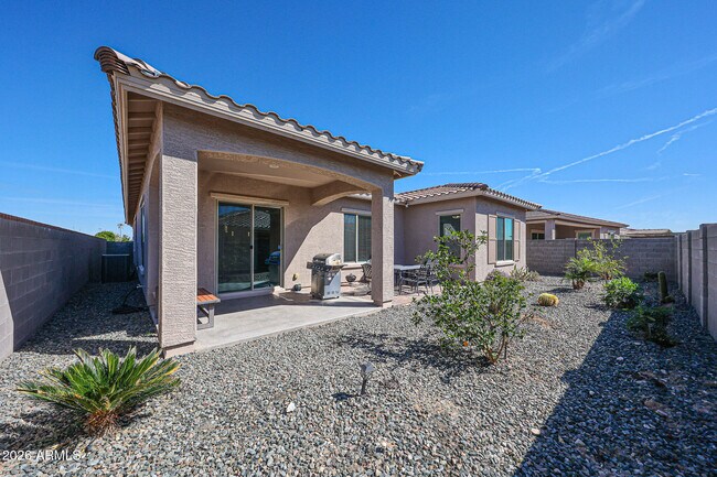 Building Photo - 19053 Rancho Dr