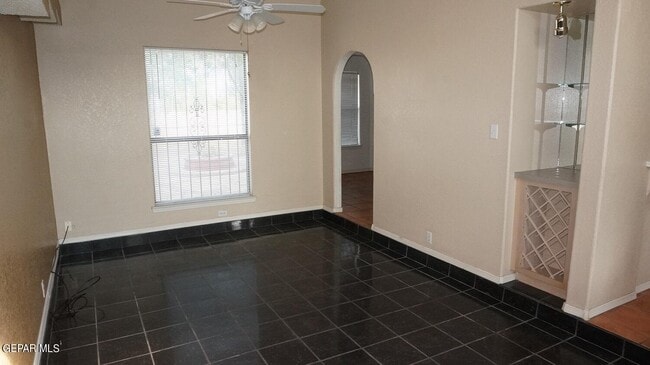 Building Photo - 1801 Garden Gate Way