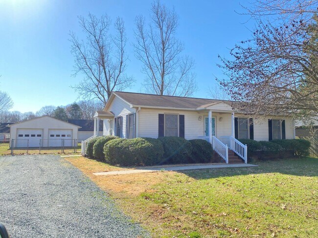 Building Photo - 525 S Williamson Ave