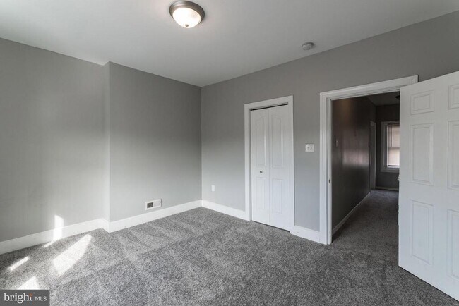 Building Photo - 3943 Terrace St