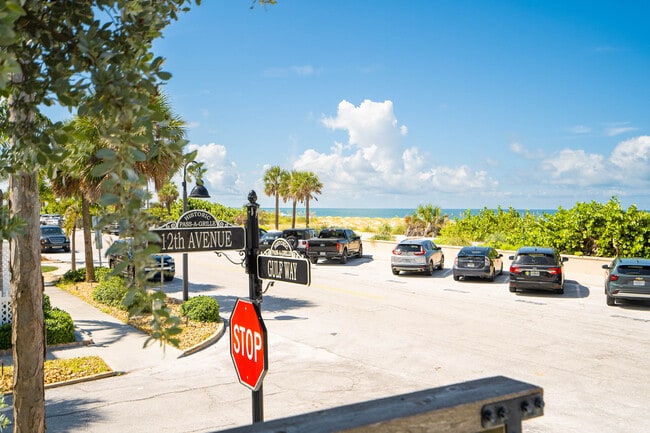 Building Photo - 113-112 12th Ave