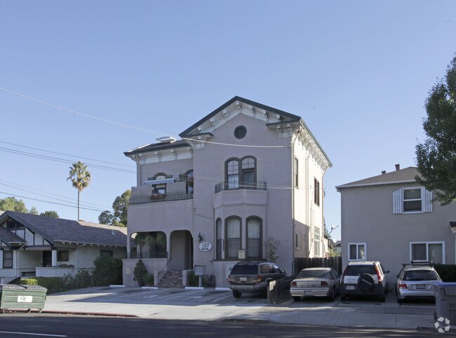 Primary Photo - 128 N 10th St