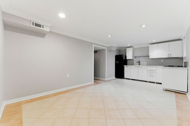 Building Photo - FULLY RENOVAYED TOWNHOME @ KENNESAW, REMARKABLE VALUE!!