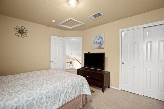 Building Photo - 921 Gentry Dr