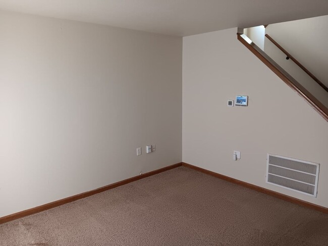 Building Photo - For Rent - Four-Bedroom Two-Bathroom Home Available NOW!