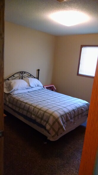 Bedroom - 617 Walden Ct