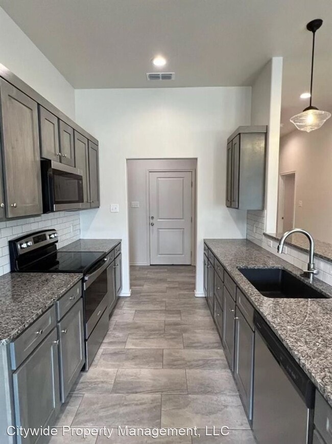 Building Photo - 3 br, 2 bath House - 2604 136th Street