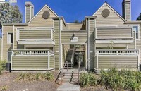 Building Photo - 140 Reflections Dr