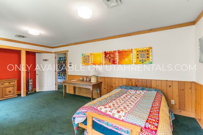 Building Photo - 2718 Stewart Rd